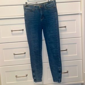 Hi rise skinny jeans size 26